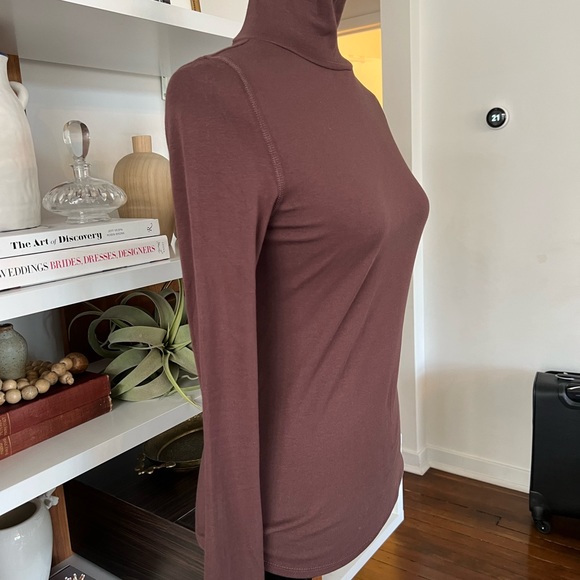 Chocolate brown Turtleneck top in size medium - Picture 5 of 7